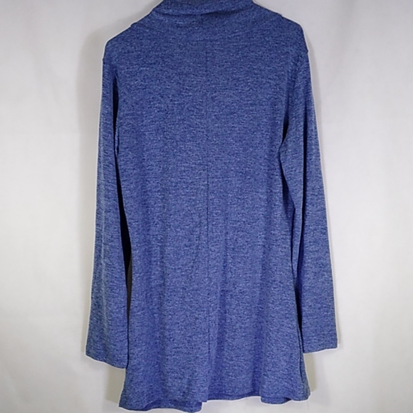 Ladies turtleneck type top - Picture 5 of 5